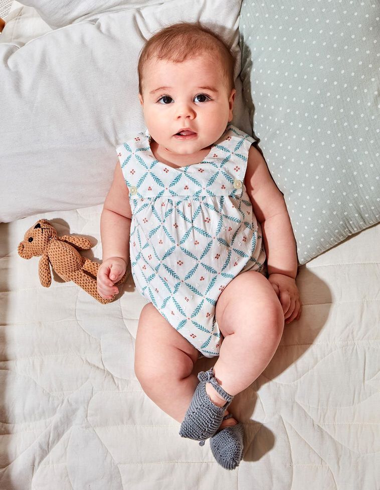 Babygrow sem pernas com folhos branco