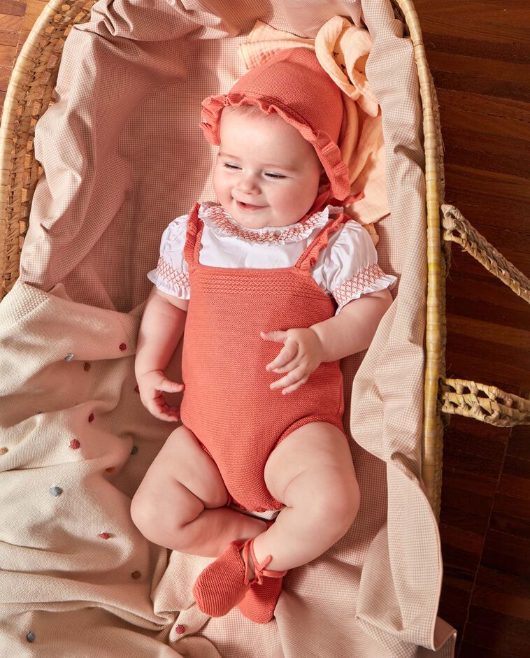 Babygrow com folhos rosa