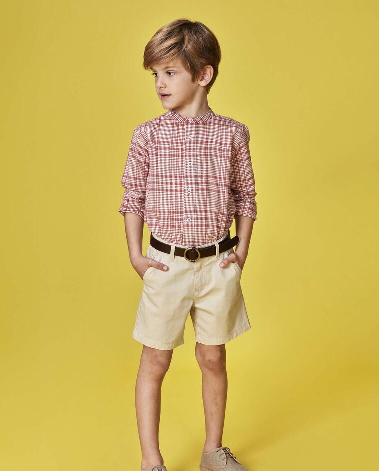 Pantaloni chino corti pietra