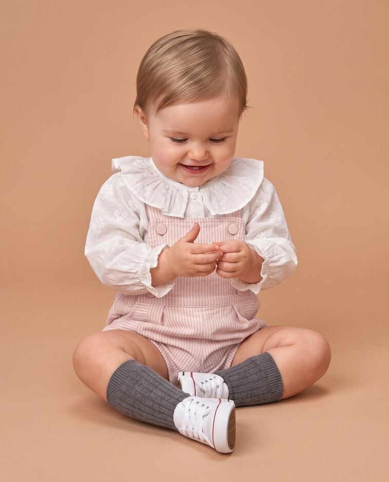Blusa branca com bordados beb&eacute;