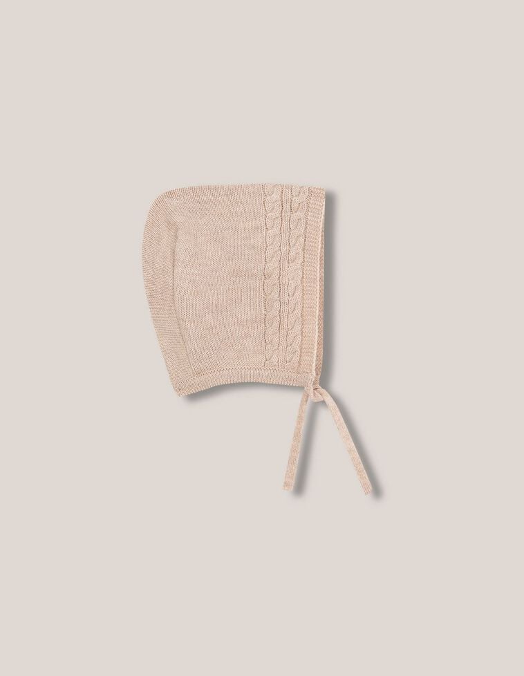 Capote en tricot avec laine et torsades marron clair