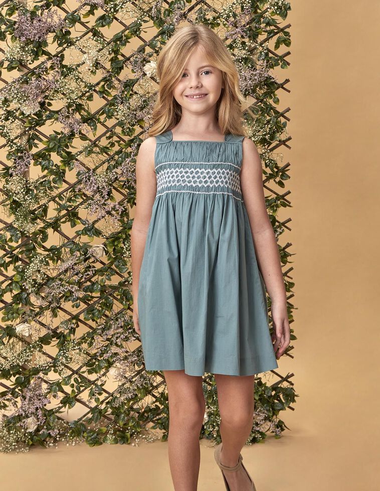 Robe smockée en popeline bleue unie