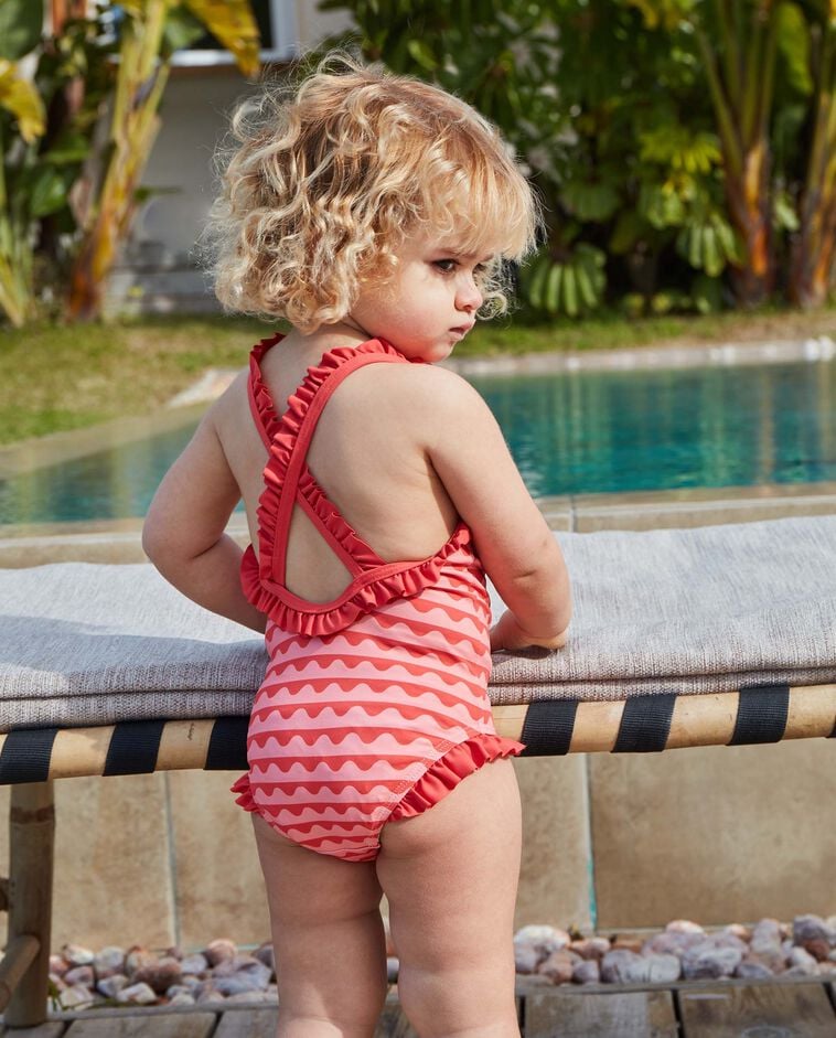Maillot de bain imprim&eacute; vagues avec volants rose