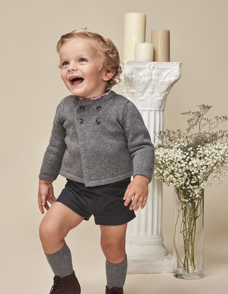 Veste en tricot gris