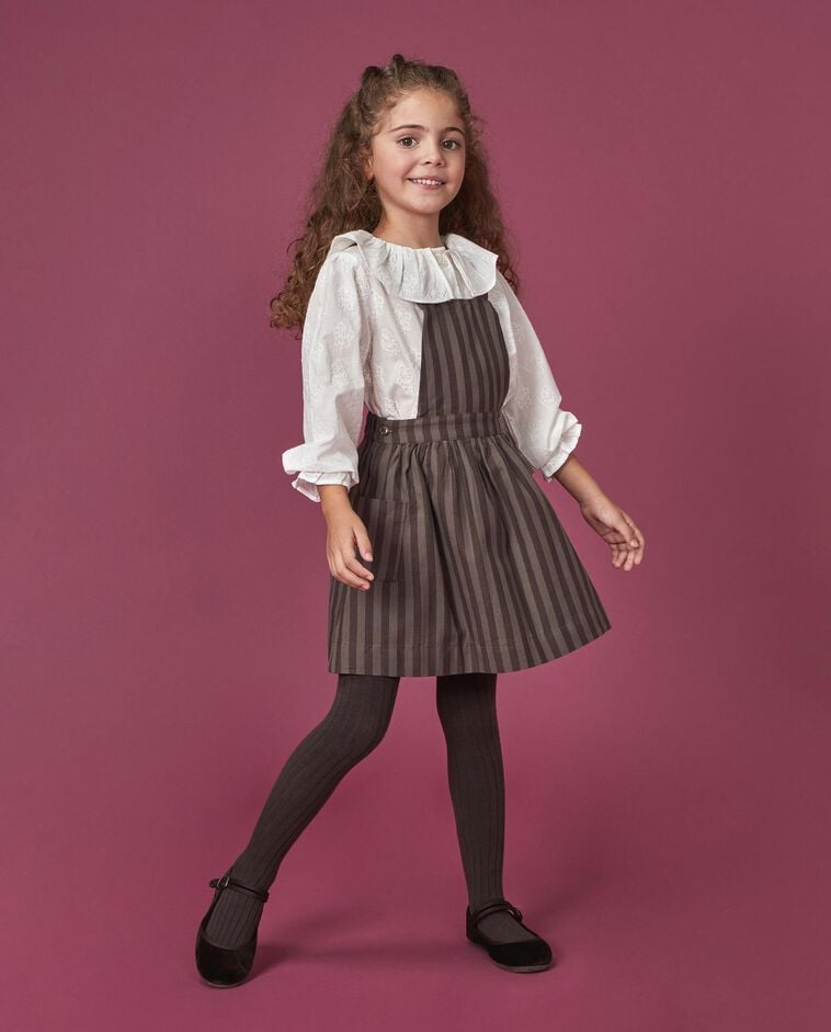 Vestido tipo jardineira castanho &agrave;s riscas menina