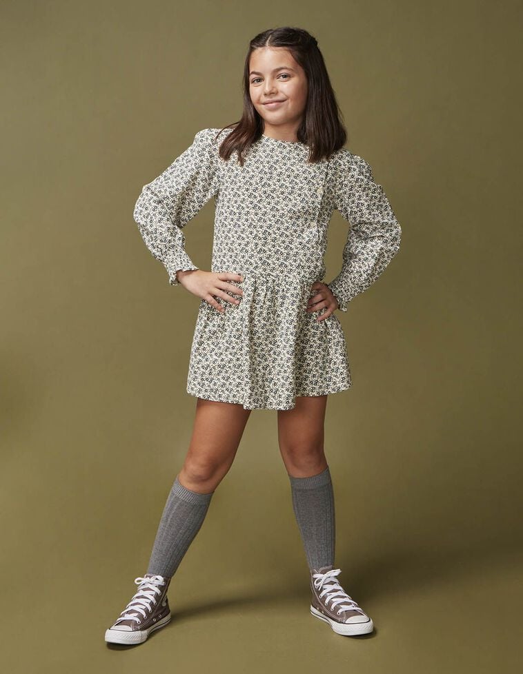 Kleid mit kleinen Blumen, in Weiß