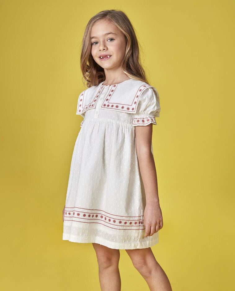 Vestido com bordados a contraste branco/a