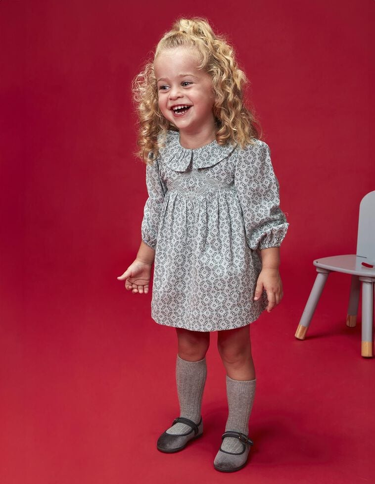 Kleid mit Blumen, in Blau