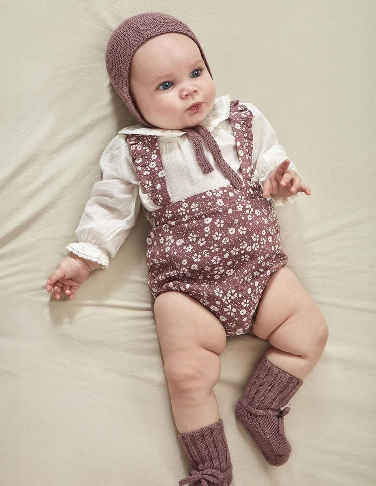 Bedruckte Latzhose mit Trägern, in Violett