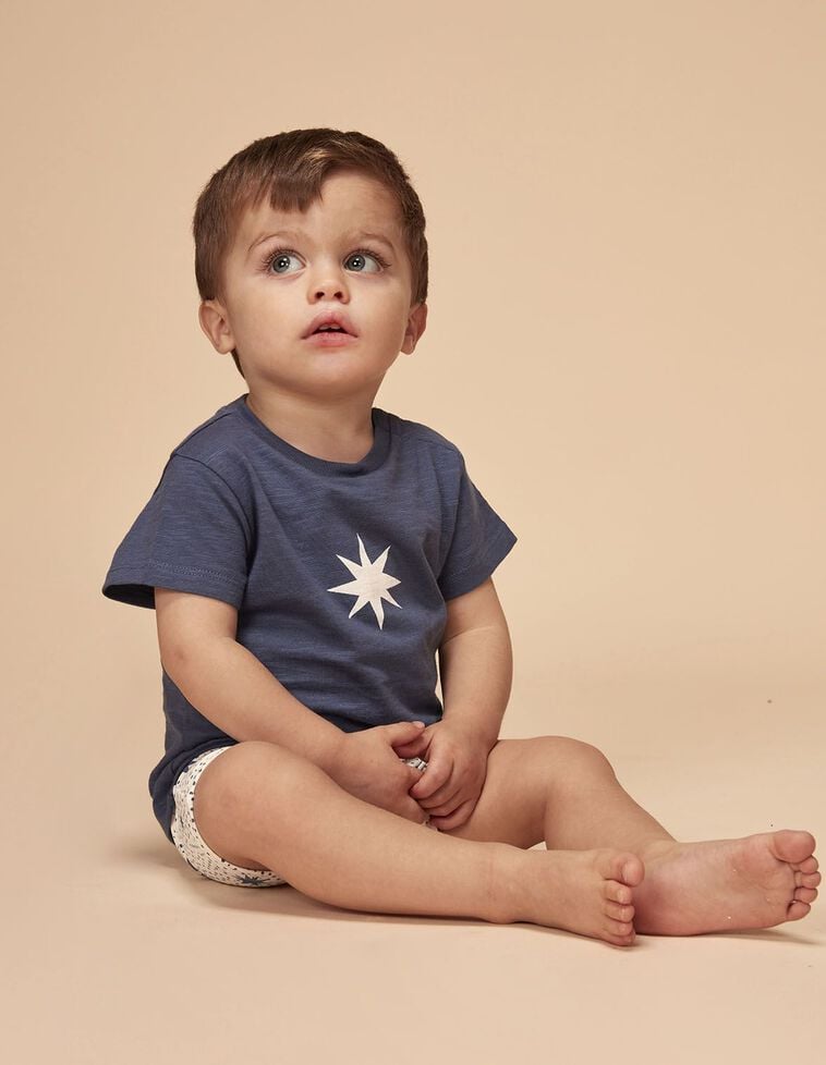 T-shirt azul com estampado estrela cru azul