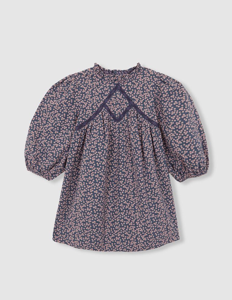 Robe à fleurs bleues