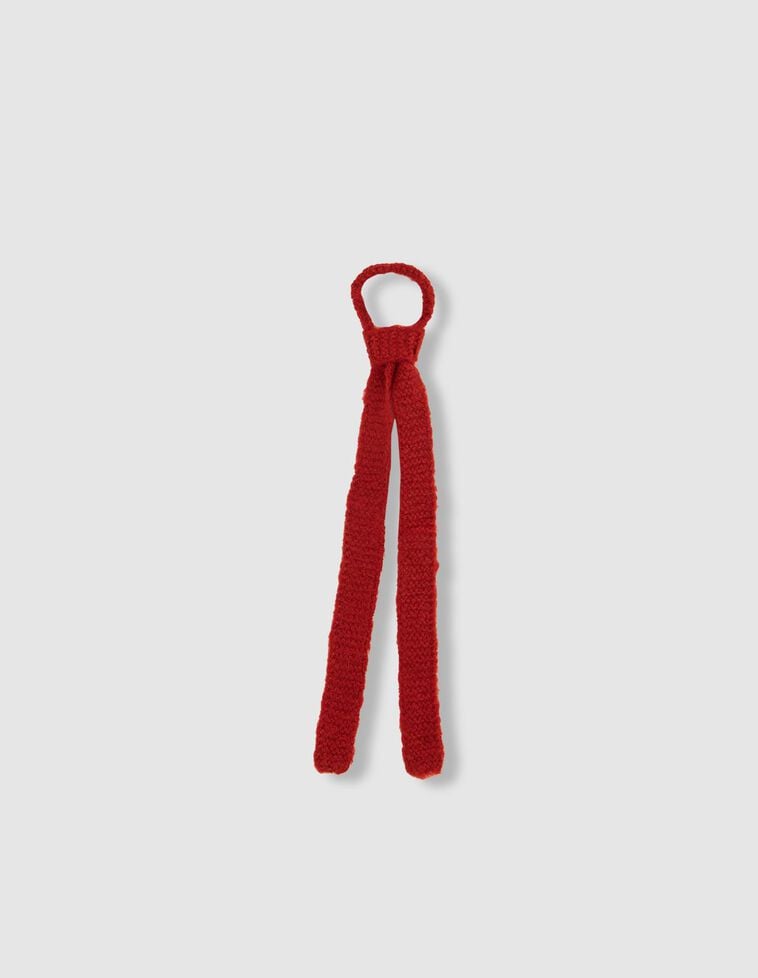 Noeud en tricot rouge