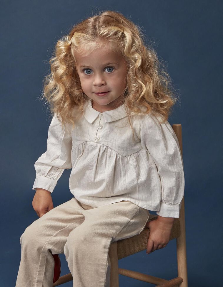 Blouse à empiècement spécial volant blanc