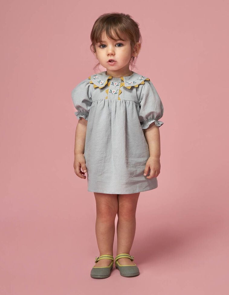 Robe col V brodée bleue