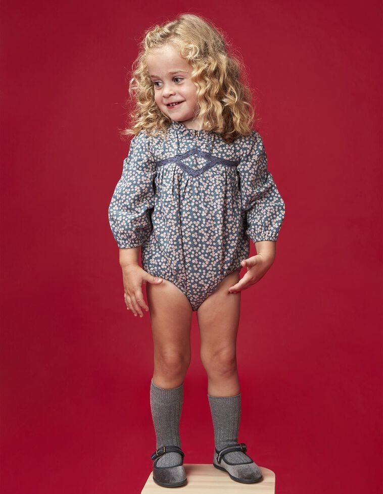 Barboteuse fleurs bleues Barboteuse fleurs bleues