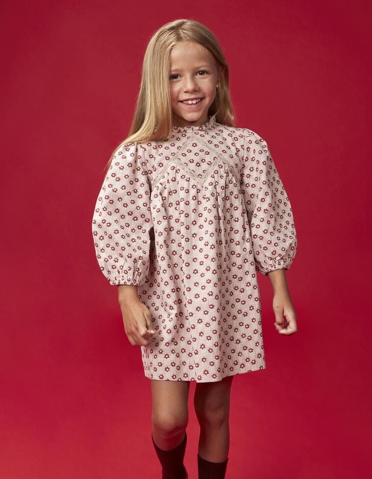 Robe à fleurs lilas