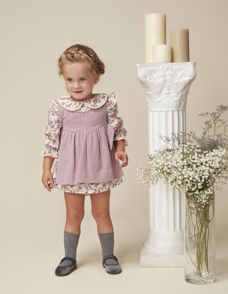 Ensemble avec tablier violet Ensemble avec tablier violet