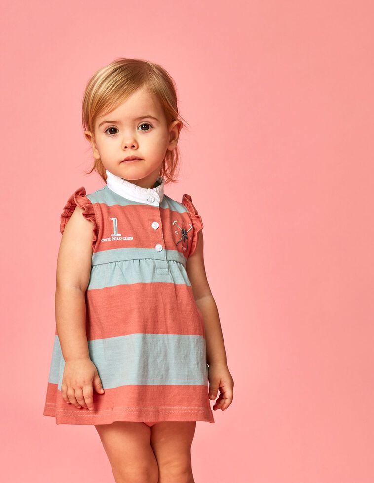 Vestito a righe e ricami color corallo