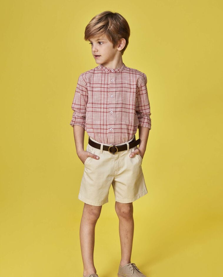 Pantaloni chino corti pietra