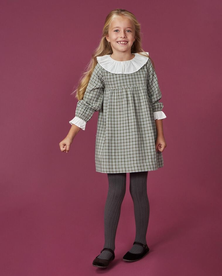 Vestido cinzento de xadrez menina