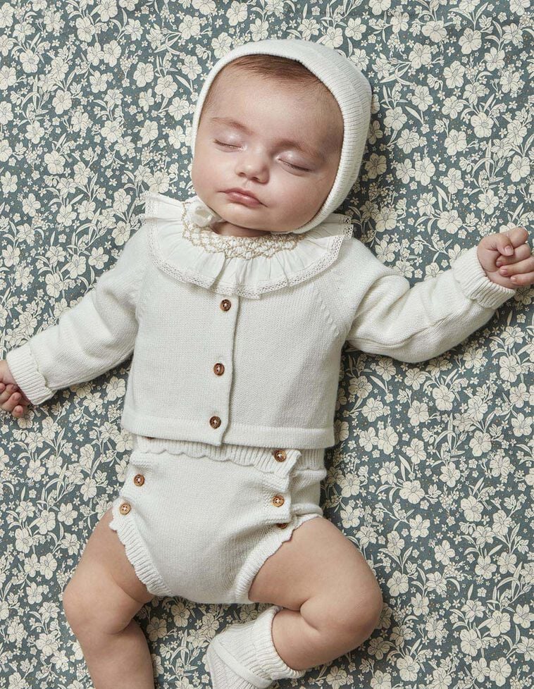 Pantaloncini a sbuffo in lana con onde panna