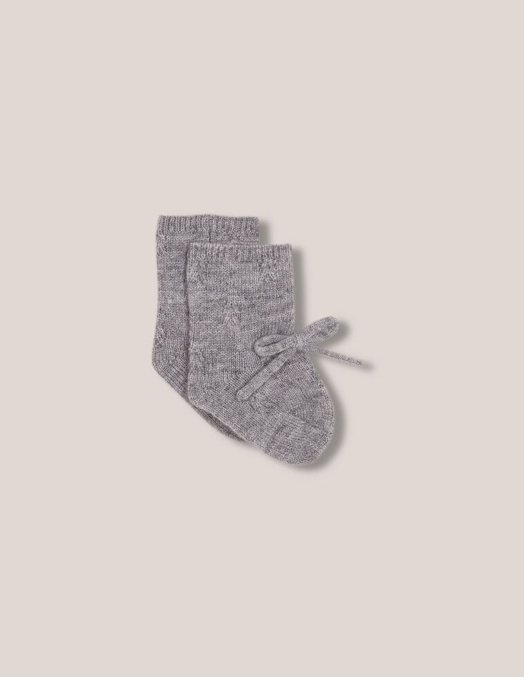 Chaussons en tricot gris