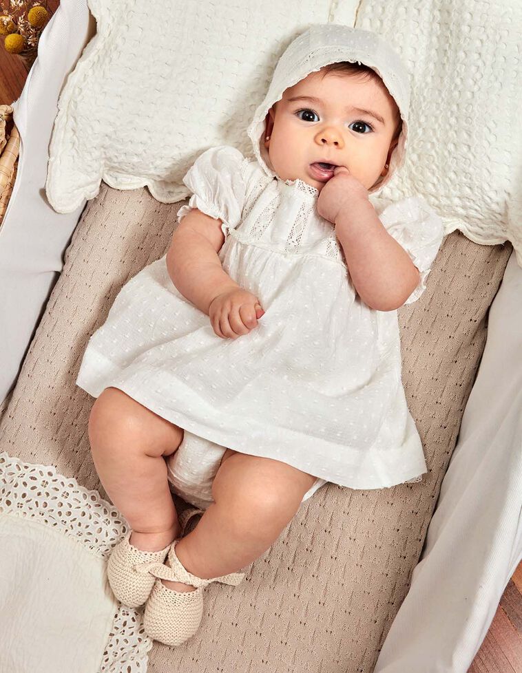 Robe en dentelle blanche