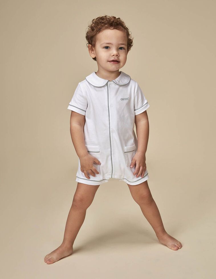 Pijama curto gola bebé e contrastes branco