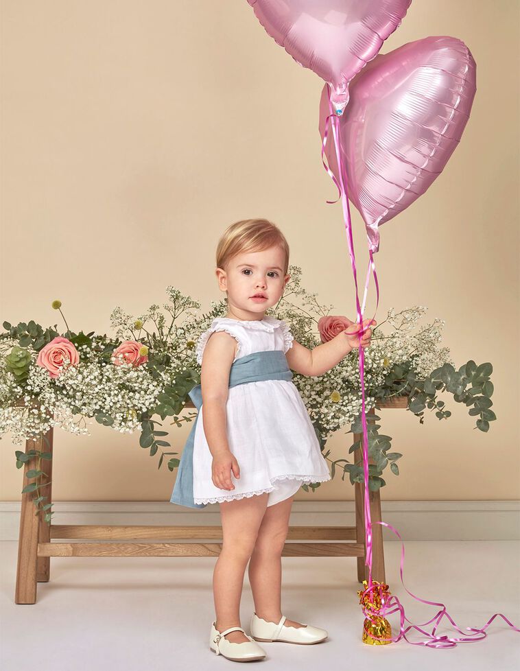 Vestito lungo con strisce ricamate color bianco sporco