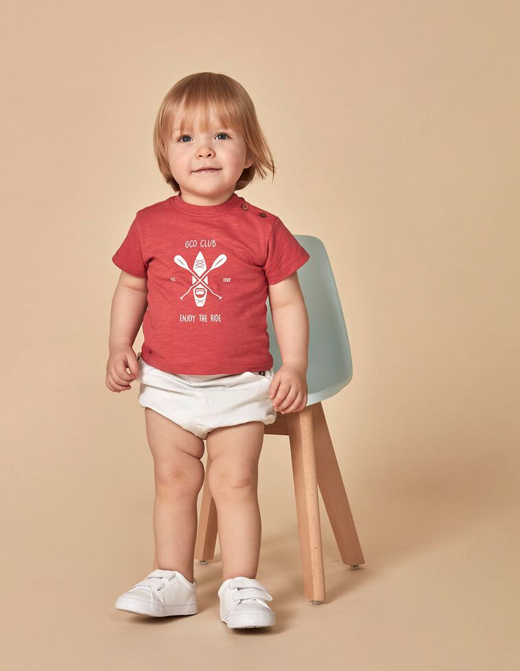 T-shirt com remo  morango