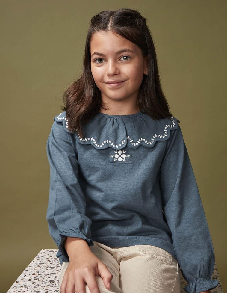 T-shirt com bordados verde