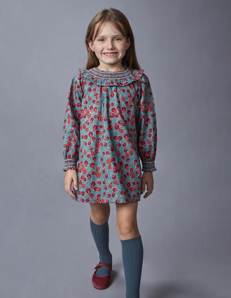 Kleid mit handgefertigtem Bienenwabenausschnitt, in Hellblau Kleid mit handgefertigtem Bienenwabenausschnitt, in Hellblau