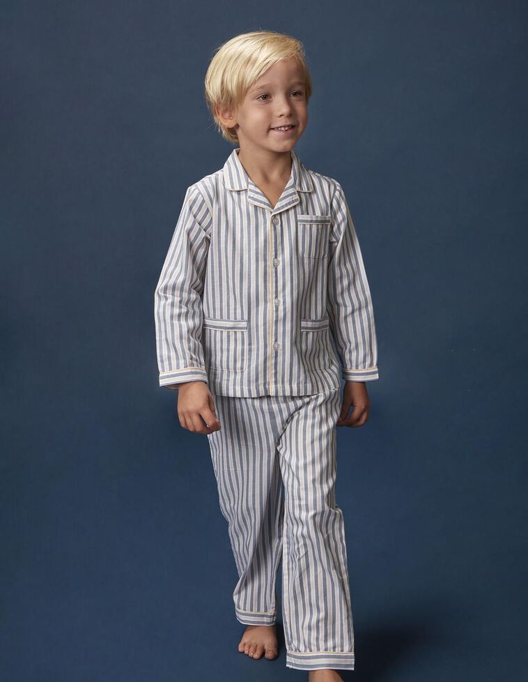 Gestreifter Pyjama mit Kontrast, in Weiß