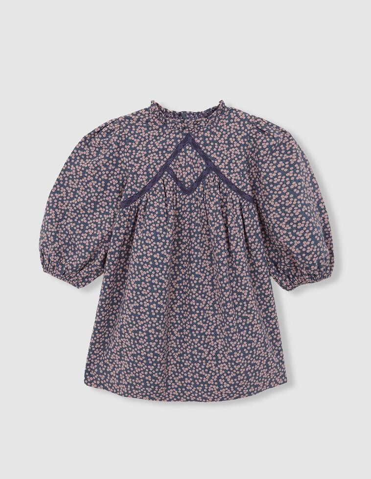 Robe à fleurs bleues