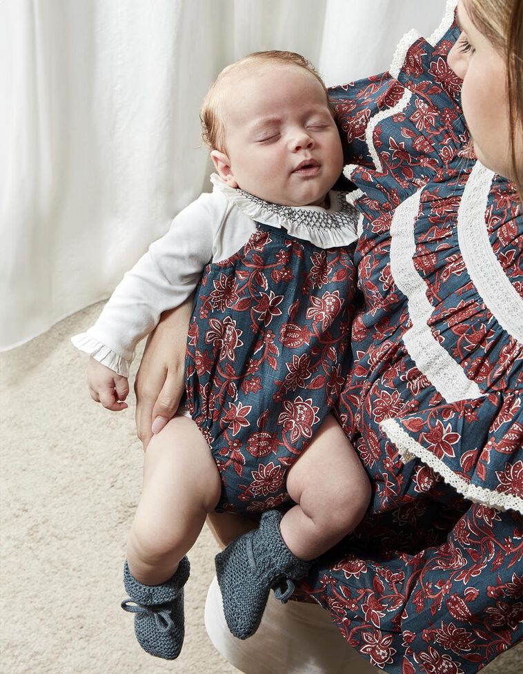 Latzhose mit Aufdruck, in Petrolgrün