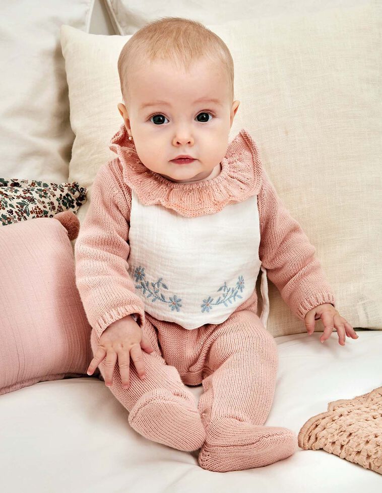 Babete com bordado branco