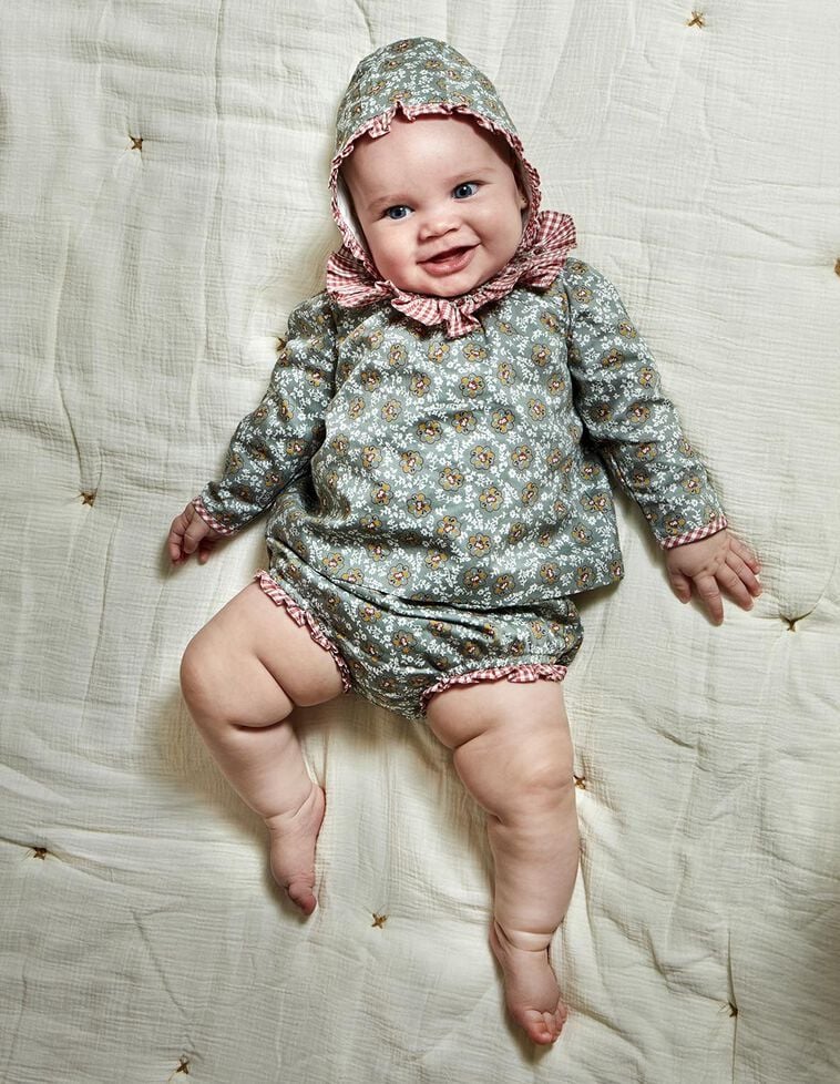 Completo con cuffietta verde scuro