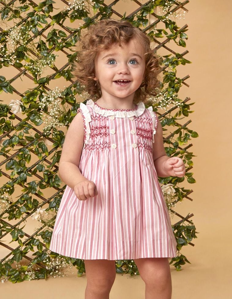 Robe rayée à nid d'abeille et volants roses