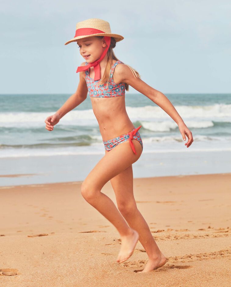 Chapeau avec ruban &agrave; grandes fleurs beige clair