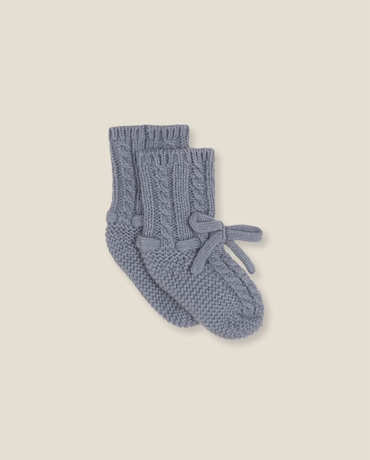 Blaue Babyschuhe mit Zopfmuster Neugeborene