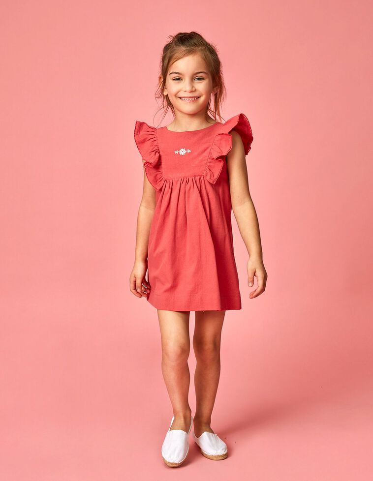Vestido com bordado de morango