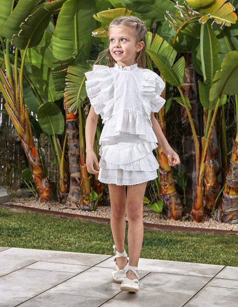 Saia de openwork com folhos branco