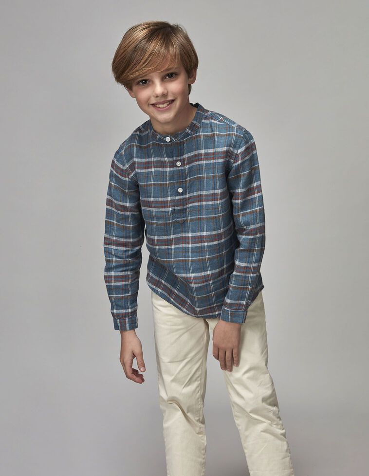 Chemise bleue à carreaux avec col mao
