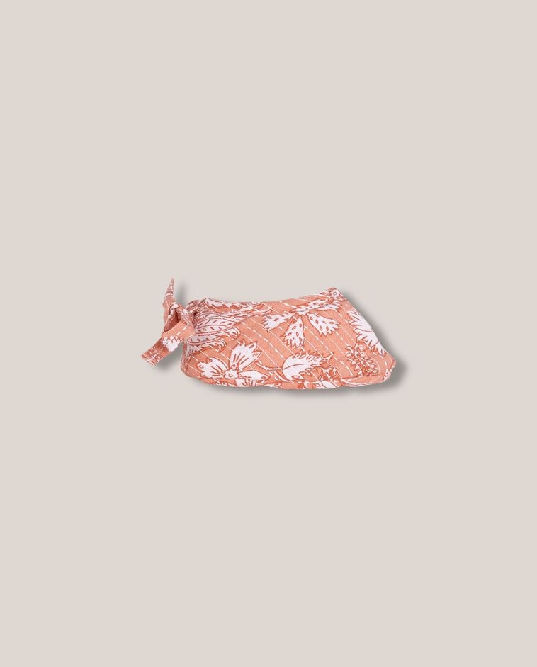 Botinhas com la&ccedil;o rosa