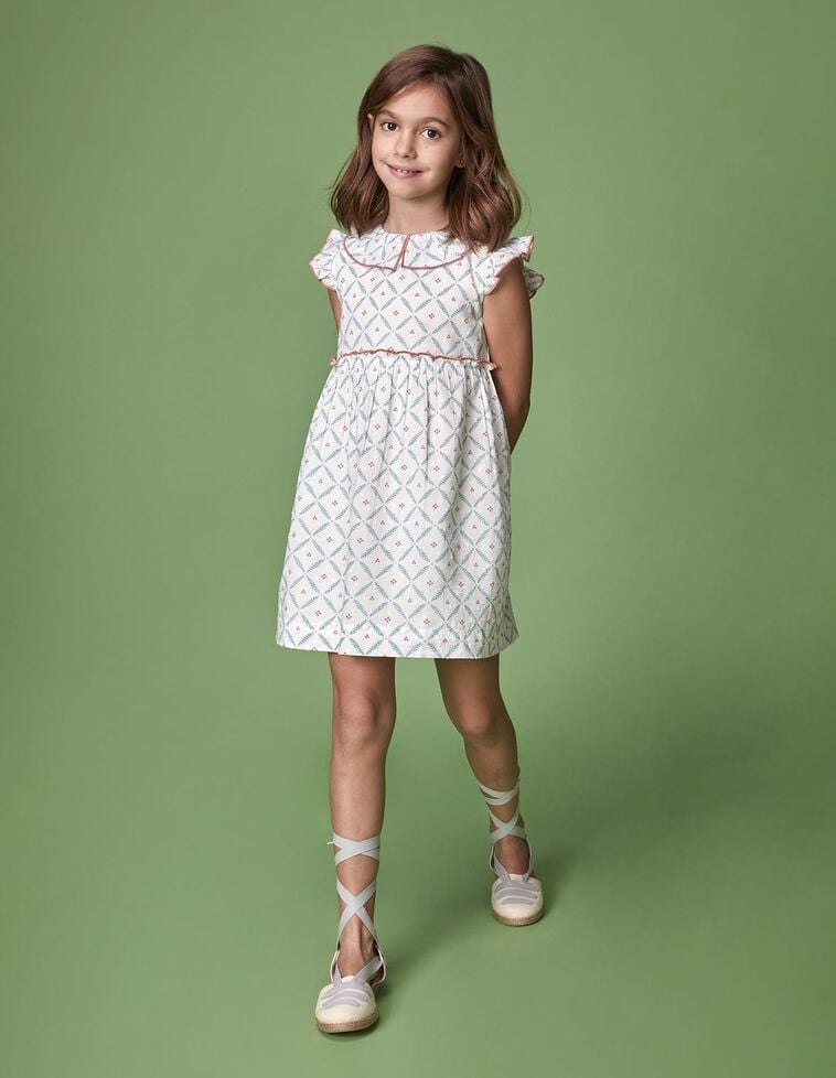 Robe blanche à imprimé brindille