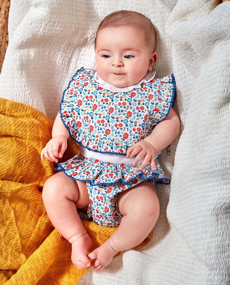 Pumphose mit Fluor-Blumenmotiv in Wei&szlig;