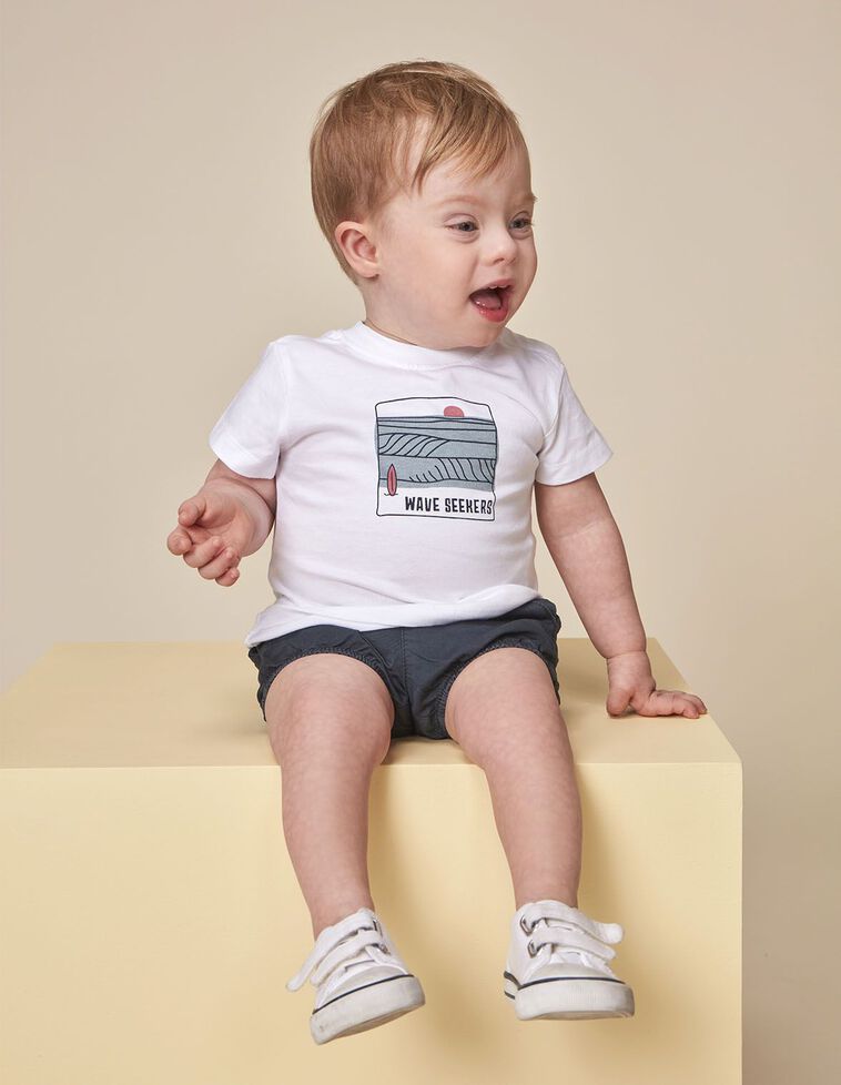 T-shirt blanc imprimé vagues