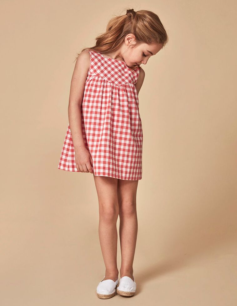 Vestido com padrão de xadrez vichy  morango
