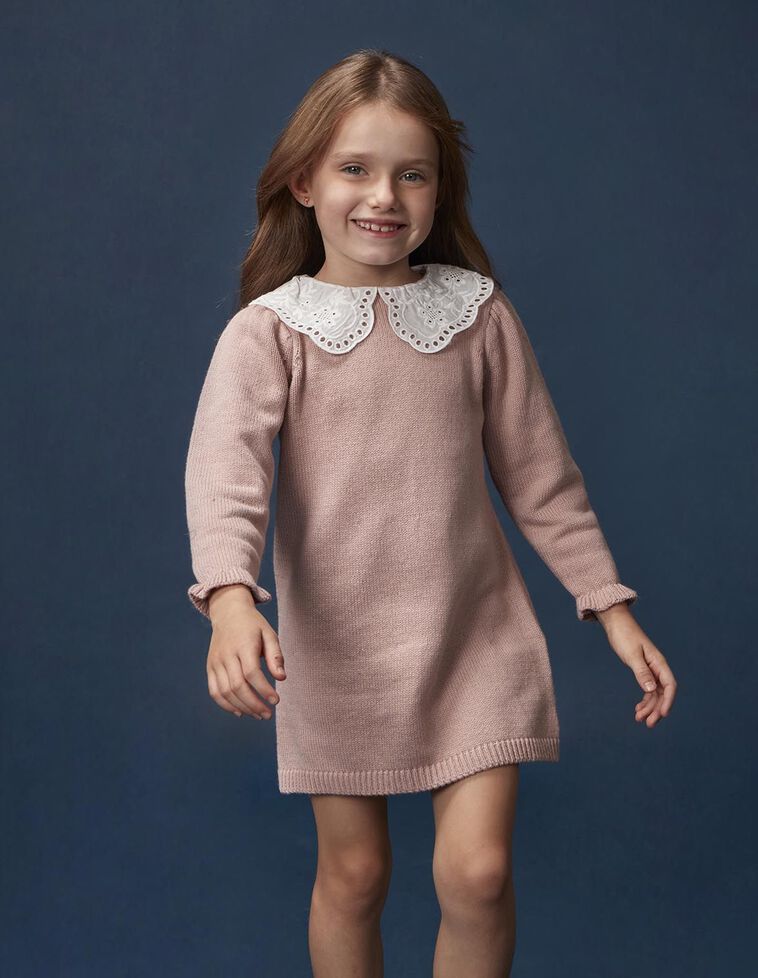 Vestido de malha com gola volante lilás