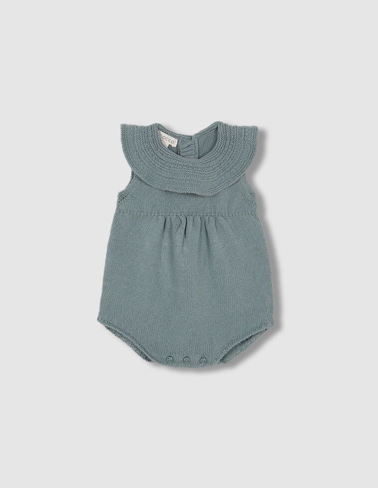 Babygrow sem pernas em malha com folho na gola  esverdeada